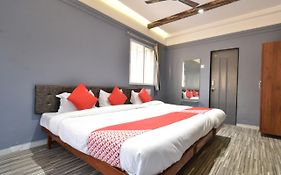 Hotel Ashirwad, Solapur